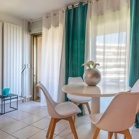 Bord De Apartment *